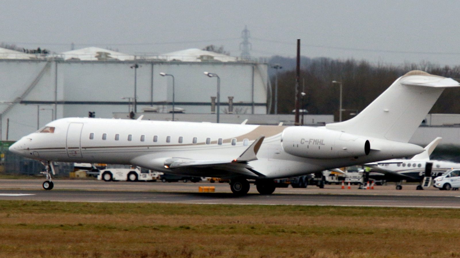 Canadian-registered Bombardier Global 6500 on the ramp